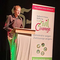 Hagen Langosch als Laudator glänzte mit einer beeindruckenden Rede über das Klima, die Proteste und dem Wunsch doch Barack Obama zu folgen, der bereits auf den UN-Klimakonferenz 2014 forderte: "Wir müssen jetzt etwas tun - wir sind die letzte Generation"