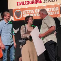 Gratulation und Preisübergabe